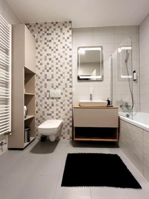 Skylark - Singapore Penthouse With Jacuzzi & Panoramic View Brasov Exterior photo